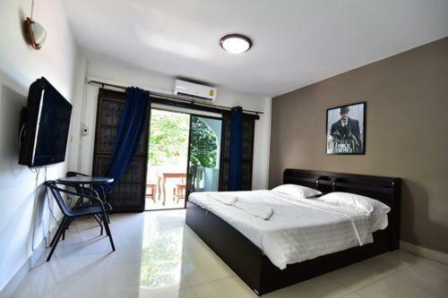 Escobar Guesthouse Джомтиен Бийч Екстериор снимка